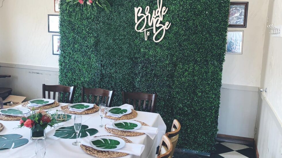 Toronto Green Boxwood Flower Wall Rental Toronto Balloon Décor